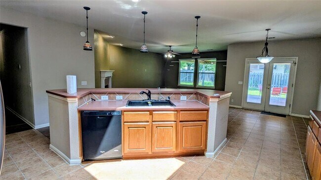 Building Photo - 114 Ambrose Dr