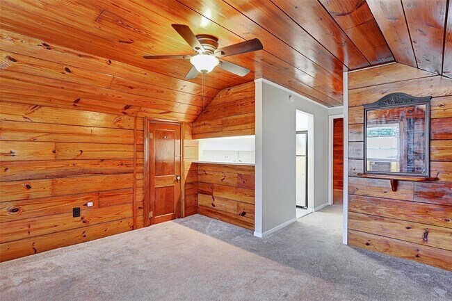 Building Photo - 2348 McClendon St