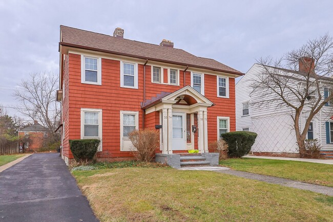 Building Photo - 3372 Sutton Rd