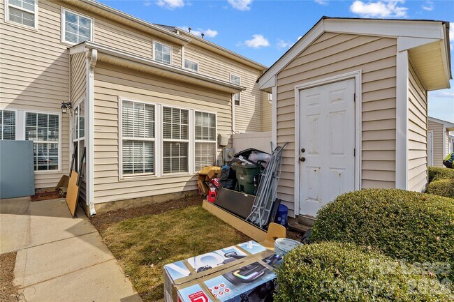 Building Photo - 4930 Prosperity Ridge Rd