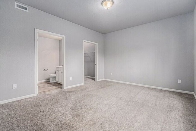 Building Photo - 5499 E Karen Ct