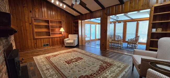 Building Photo - Red Oak Farm - Columbia County