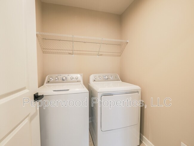 Building Photo - 7204 Red Cedar Trl