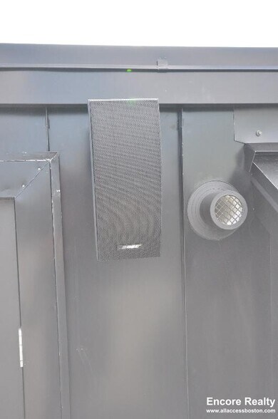 Building Photo - 658 Massachusetts Ave