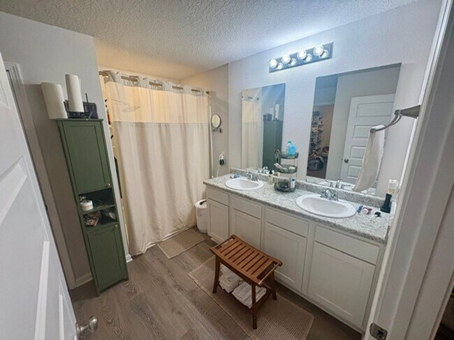 Building Photo - 6727 Sarah Ann Way