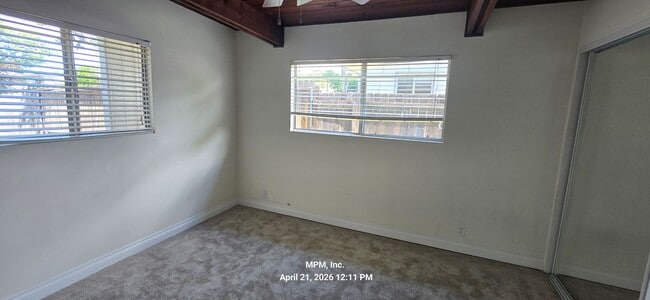 Building Photo - 3 bedroom 2 bath home near schools and shopping