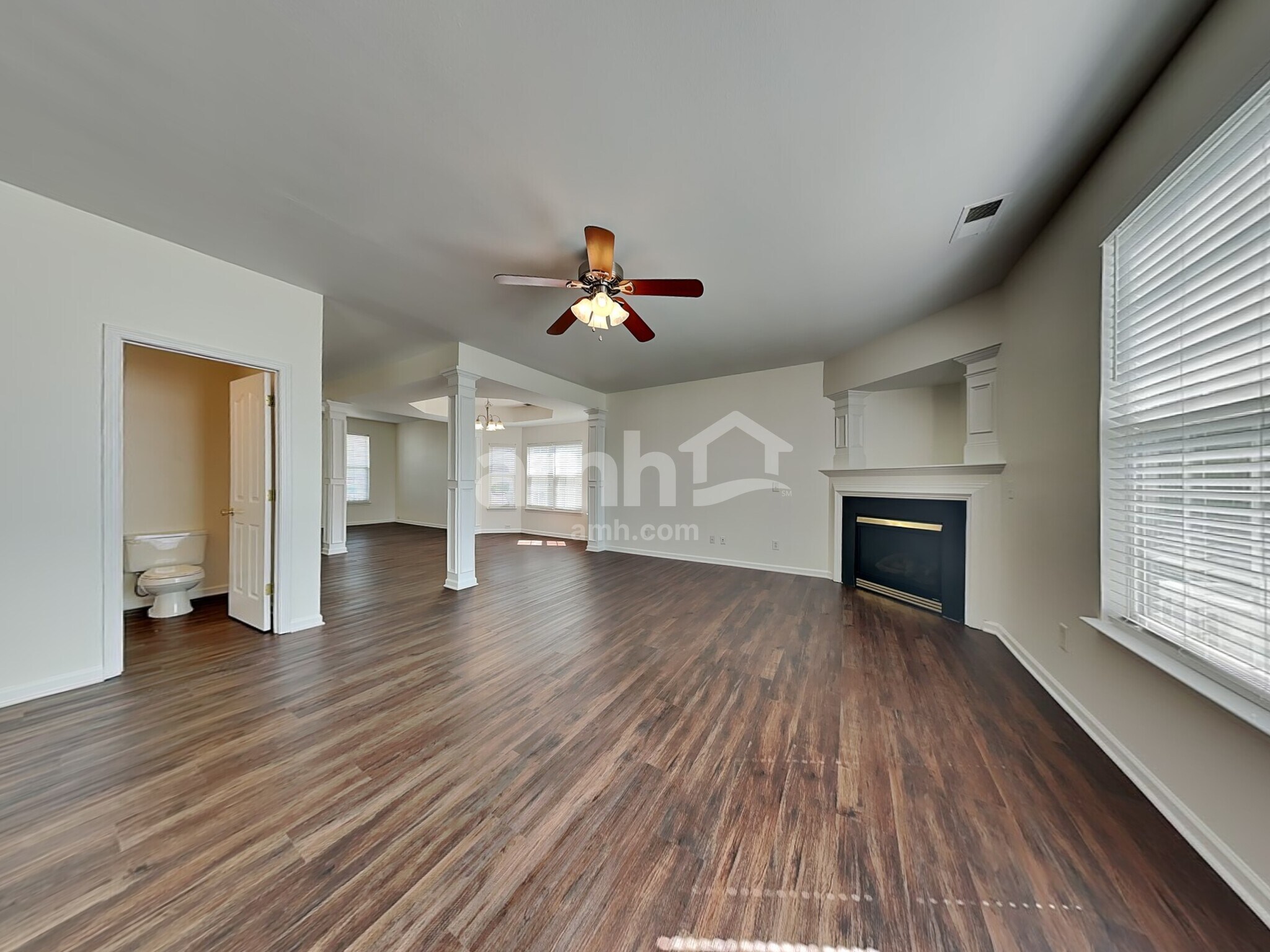 Building Photo - 2526 Ingleside Dr