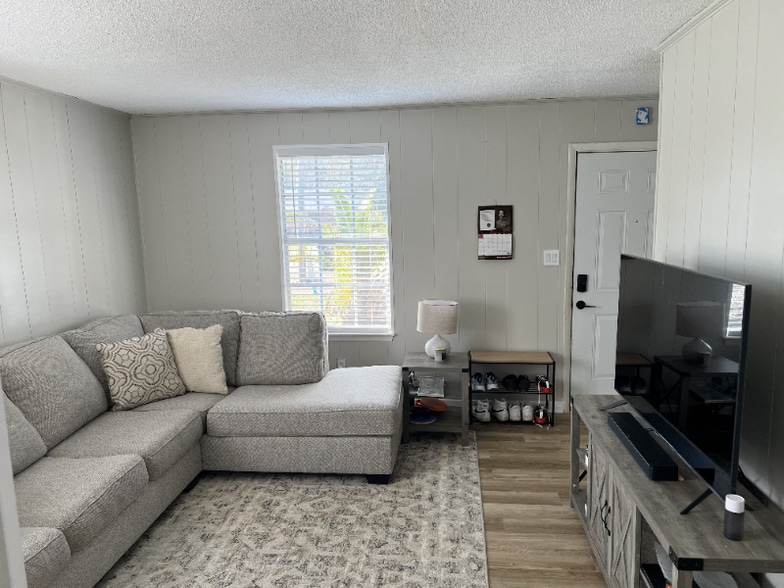 Building Photo - 830 Calhoun Ave