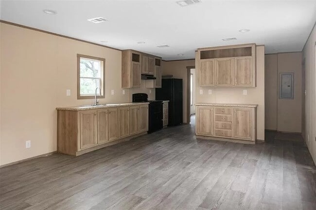 Building Photo - 102 Skylark Dr