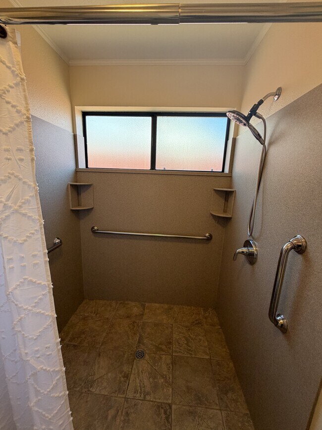 Building Photo - 113 Riverview Ct