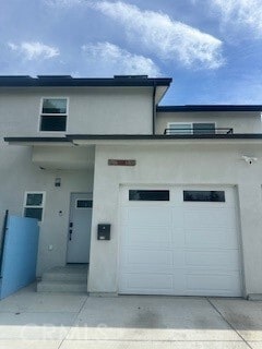 Building Photo - 6506 N White Oak Ave