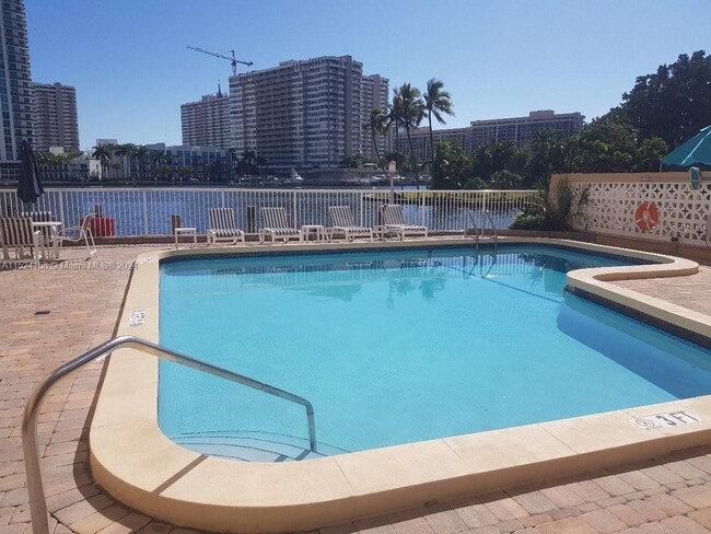 Building Photo - 121 Golden Isles Dr
