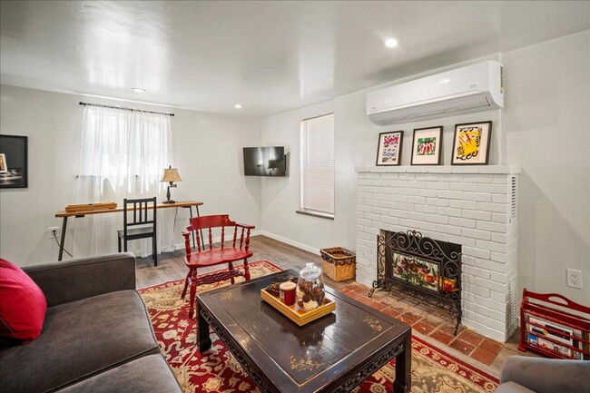 Building Photo - 272 W Carmel Valley Rd