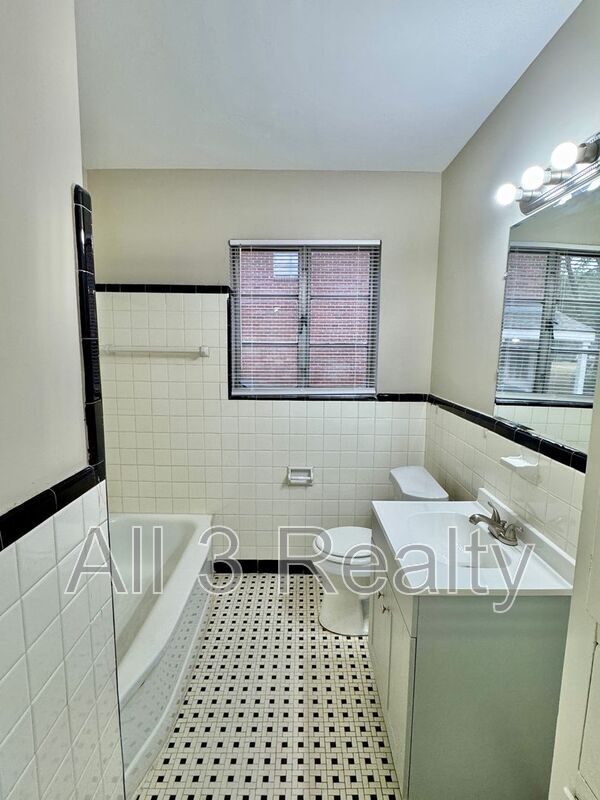 Building Photo - 108 Brantwood Dr