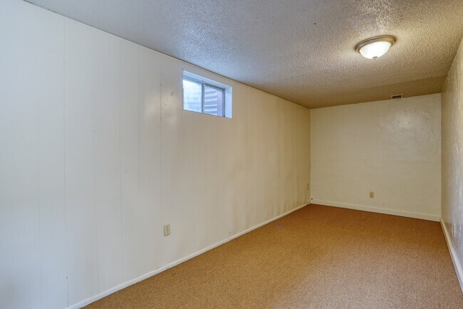 Building Photo - 16311 W 14th Ave