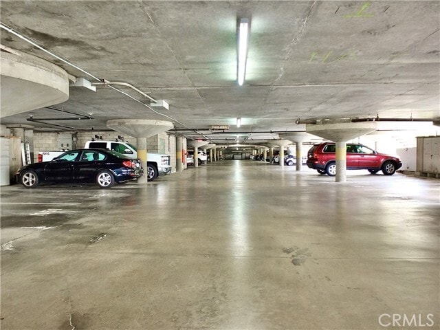 Building Photo - 7321 Marina Pacifica Dr N