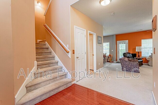 Building Photo - 8 Reid Valley Ct