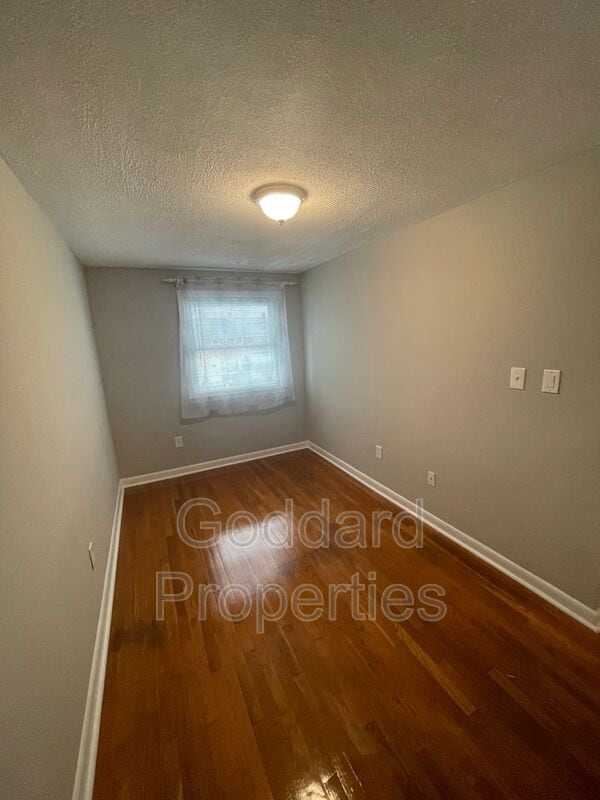 Building Photo - 2221 Southorn Rd