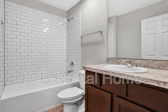 Building Photo - 1451 W 15th St