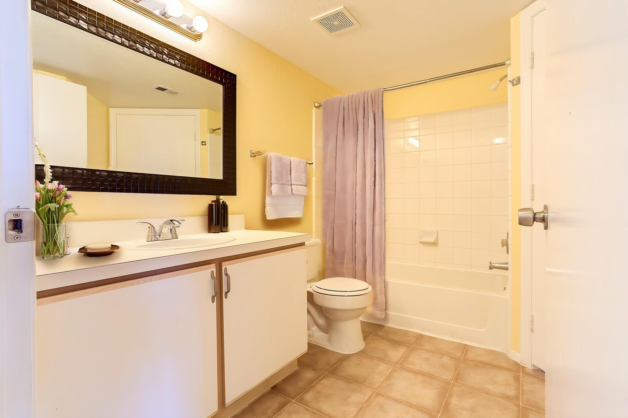 Building Photo - 2214 Grand Cayman Ct