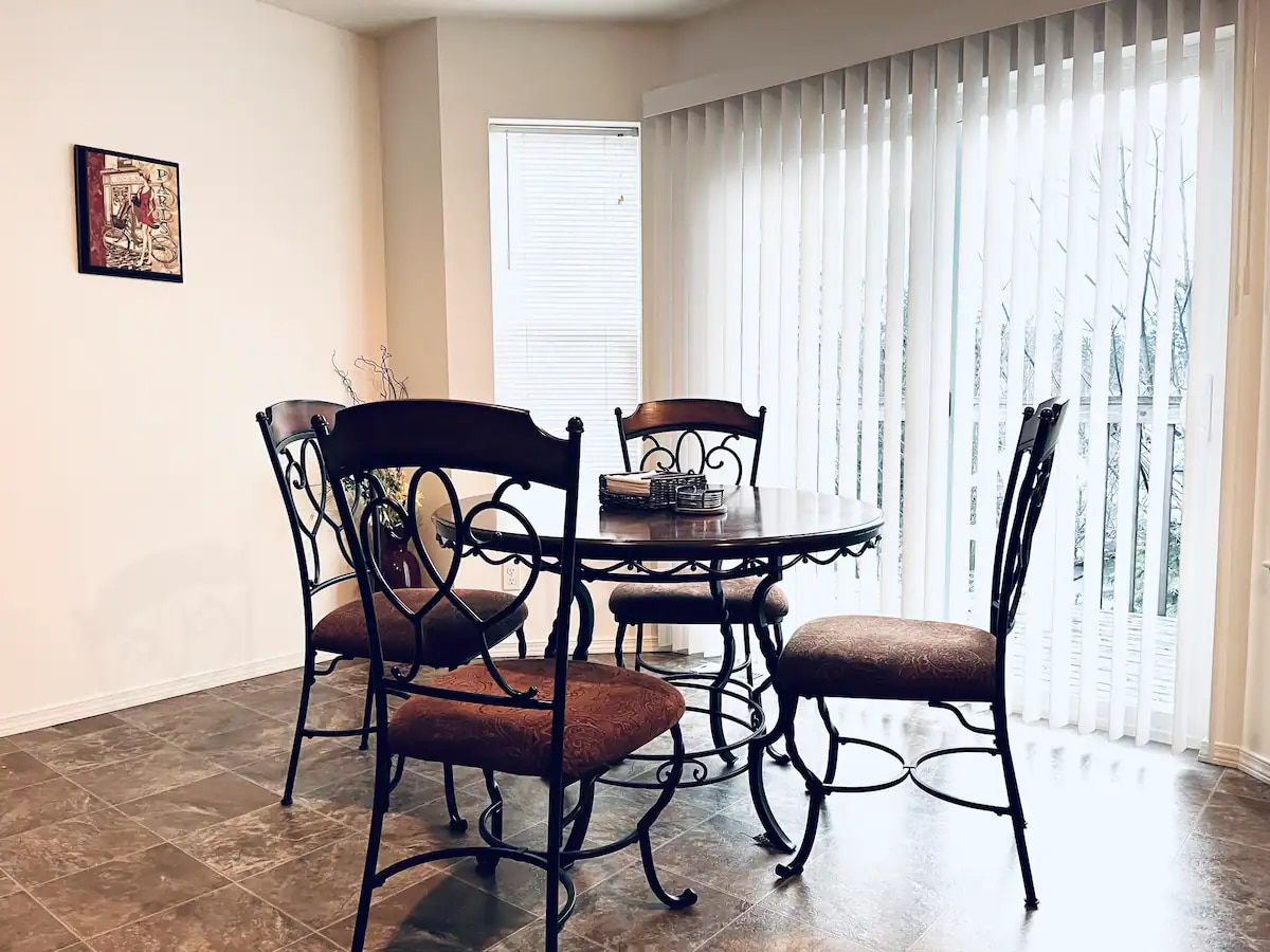 Spacious breakfast nook with deck out back - 1747 Vela Ln SW