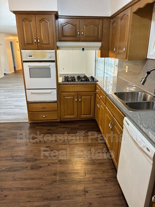 Building Photo - 5410 Kennedy St