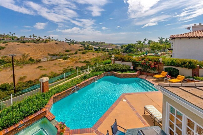 Building Photo - 6 South Peak