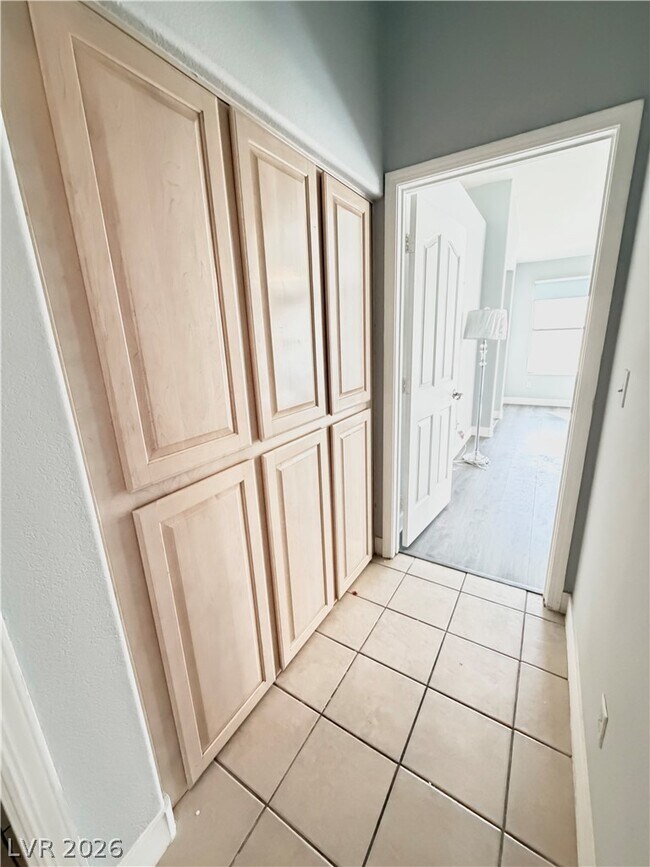 Building Photo - 2763 Chokecherry Ave