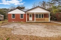 Building Photo - *RENOVATED & MOVE-IN READY* 3 BR, 2 BA in ...