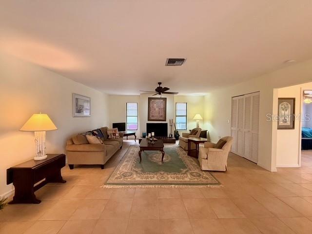 Building Photo - 2460 W Marion Ave