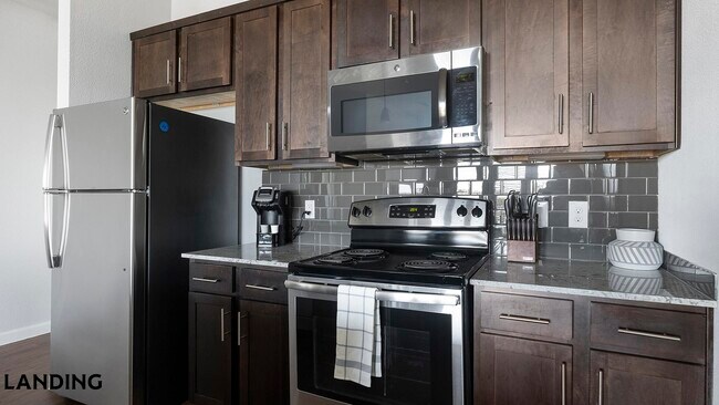 Building Photo - 4300 Cromwell Dr