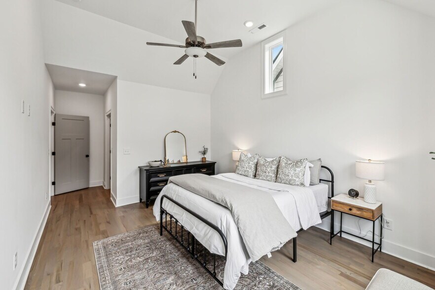 Building Photo - 2109 Chadwell Retreat Dr