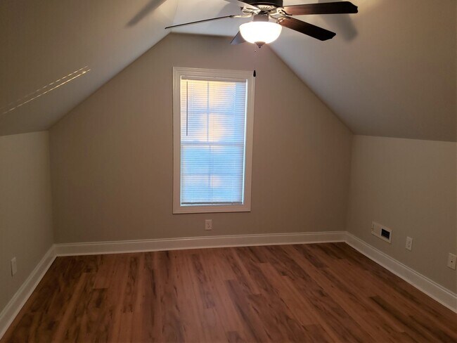 Building Photo - RENT SPECIAL ~ COMPASS POINTE ~