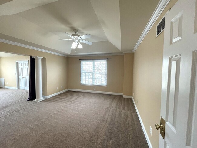 Building Photo - 4823 Vista Ridge Dr