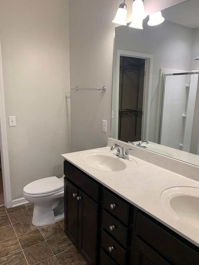 Building Photo - Traemoor Village Townhome
