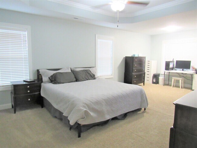 Building Photo - 4 Bedroom 2.5 Bath Onslow Bay