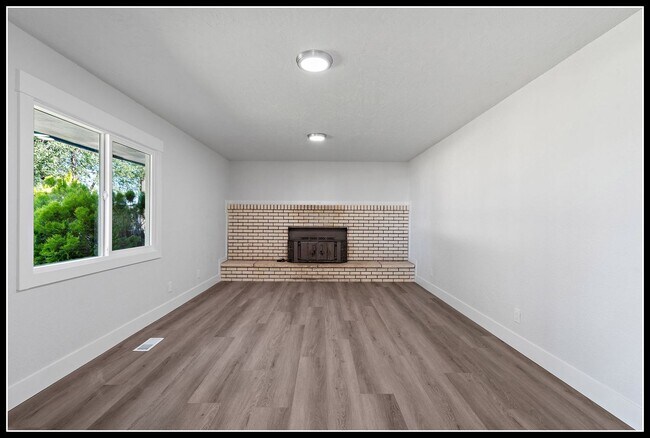 Building Photo - 3 Acre Horse Ranch & Home Rental SE Boise ...