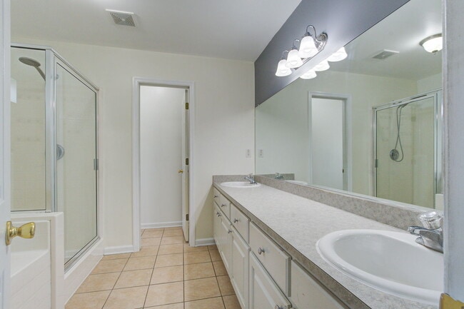 Building Photo - 7856 High Maple Cir