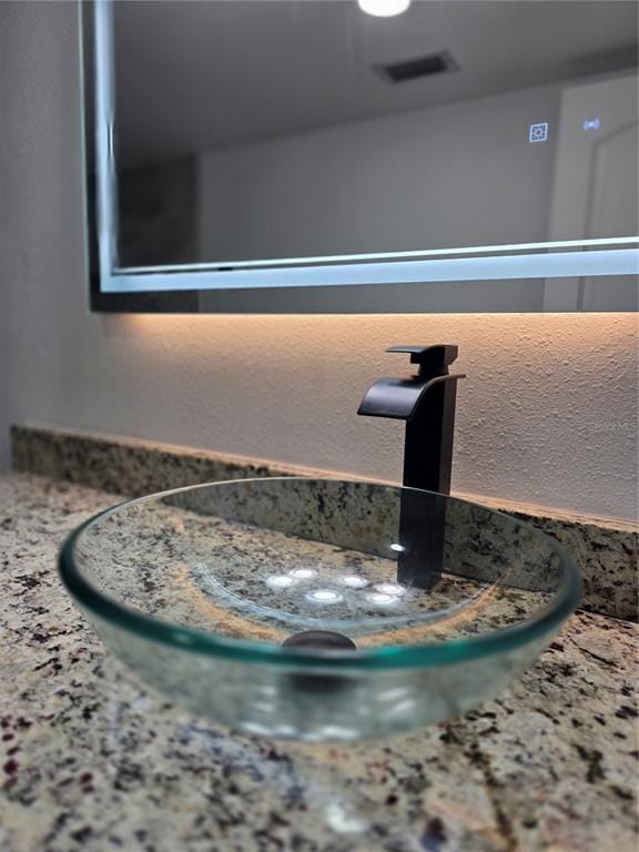 Building Photo - 3821 N Oak Dr