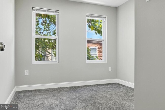 Building Photo - 1722 S Mole St
