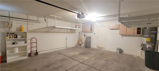 Building Photo - 2701 Beachside Ct