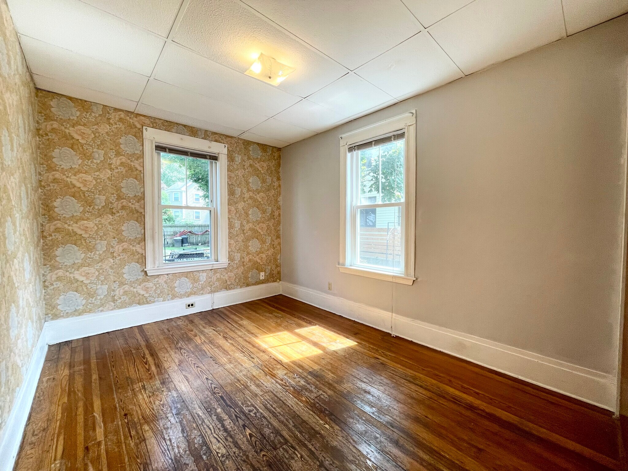 Bedroom 1 - 42 Summer St