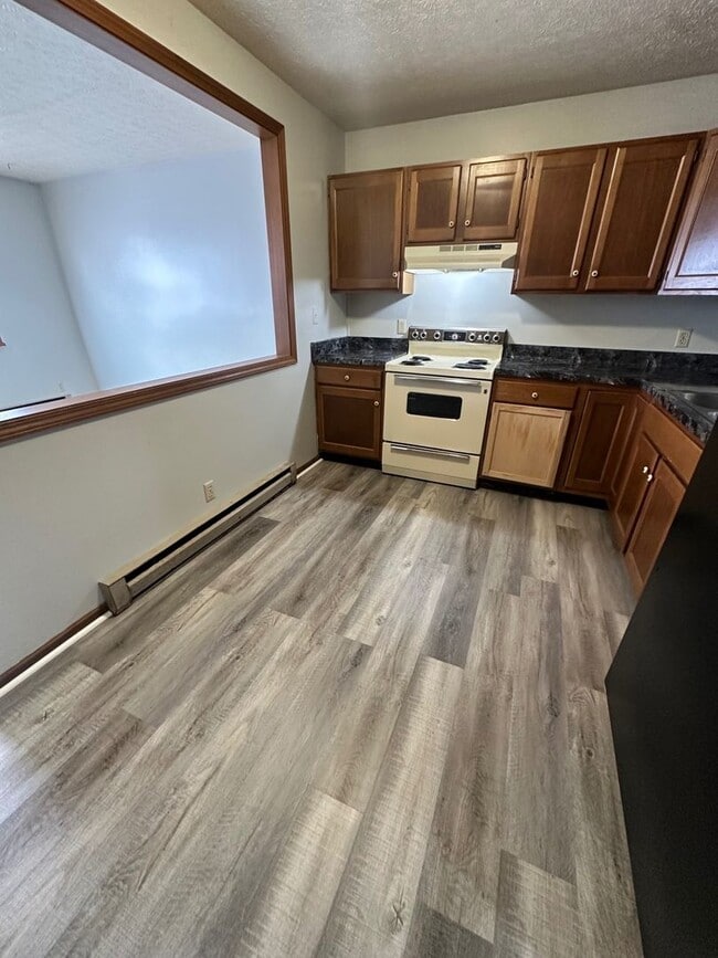 Building Photo - Lynnwood Apartments