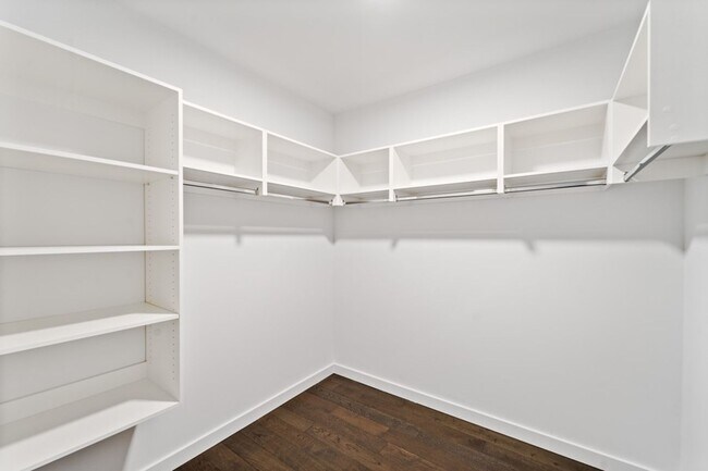 Building Photo - Brand new 16th floor 2bd/2ba home with cit...