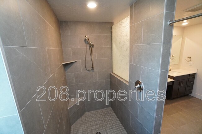 Building Photo - 245 E Caldera St