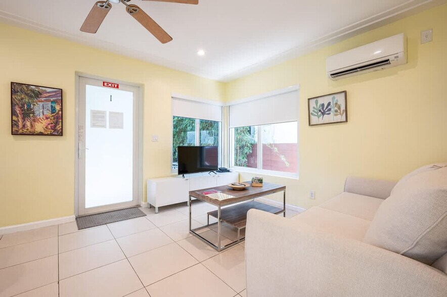 Building Photo - 334 Oregon St