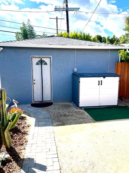 Building Photo - 4911 Sunnyslope Ave