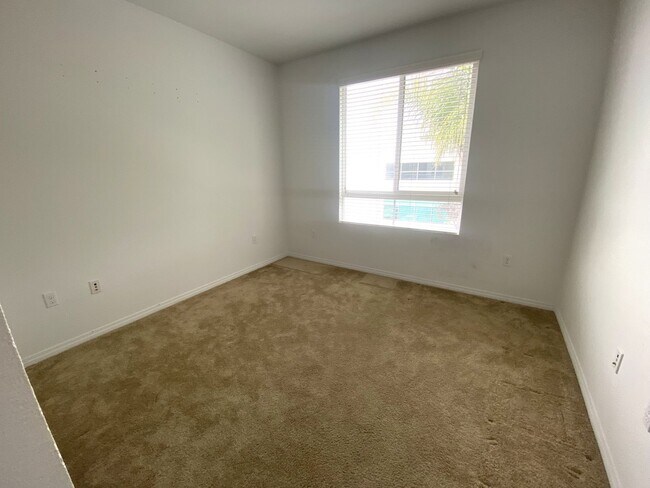 Building Photo - 4 Bdrm Parkside Village Gem -  2 weeks fre...