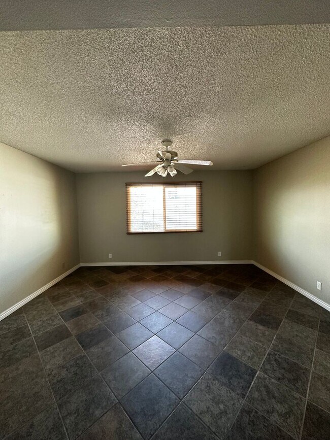 Building Photo - 3 BED ROOM HOME IN MESA WITH NO HOA