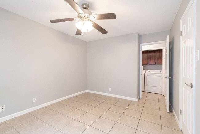 Building Photo - 1810 Nicole Cir